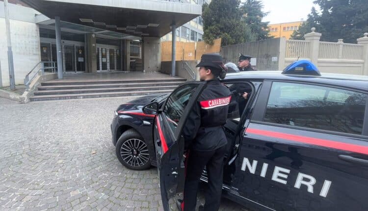 Bologna, richiedente asilo vende droga ad un minorenne. Arrestato dai Carabinieri durante un servizio antidroga