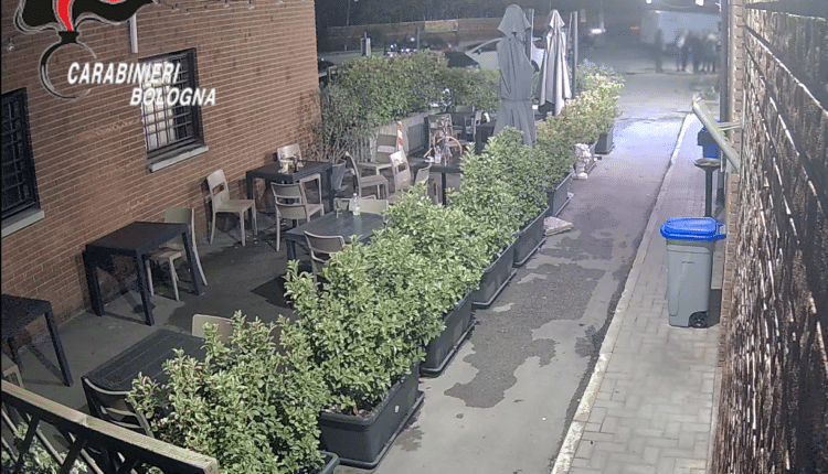 Bologna, identificato presunto autore della sparatoria del 22 ottobre scorso che aveva provocato un ferito grave. Arrestato dai Carabinieri. 