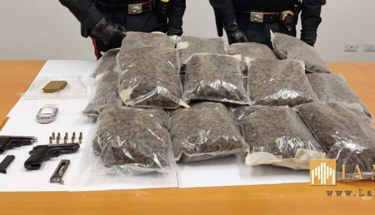 Suni e Tresnuraghes (OR) - Armi e droga sequestrate, 35enne e 26enne arrestati dai Carabinieri