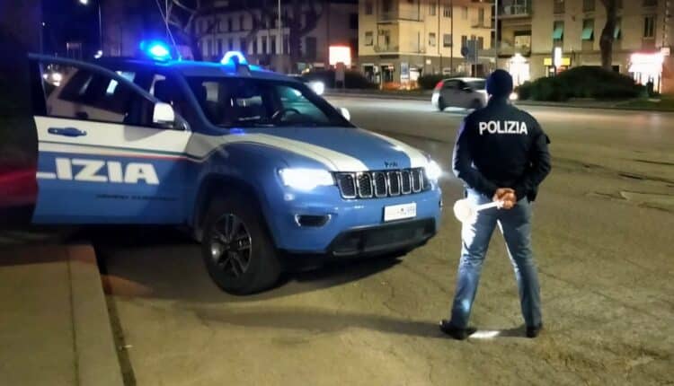 Fondi, nuovo servizio straordinario di controllo del territorio. Controllati 131 veicoli e 297 persone, di cui due cittadini responsabili di violenza sessuale