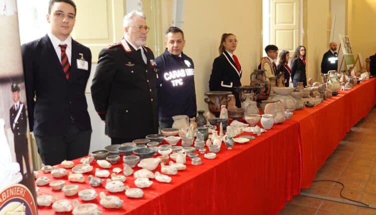 Beni asportati dalle truppe di occupazione durante la seconda guerra mondale recuperate dai Carabinieri del Nucleo Tutela Patrimonio Culturale di Monza.