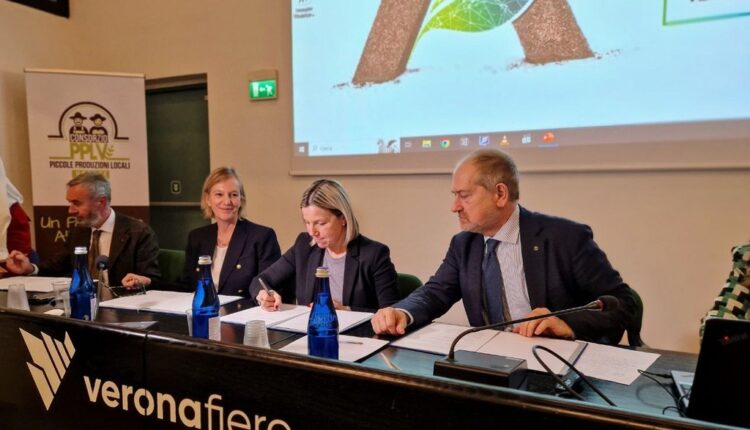 Firmato a Verona l'accordo quadro per la promozione e la valorizzazione delle piccole produzioni locali venete.