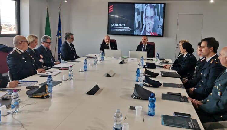 Roma. Il Dipartimento della Pubblica Sicurezza ha presentato il Report circa l'attività del Gruppo Integrato Interforze per la ricerca e l'arresto dei latitanti.