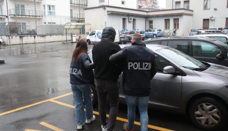 Sondrio: la Squadra Mobile ha tratto in arresto due stranieri per il reato di detenzione ai fini di spaccio di sostanze stupefacenti.
