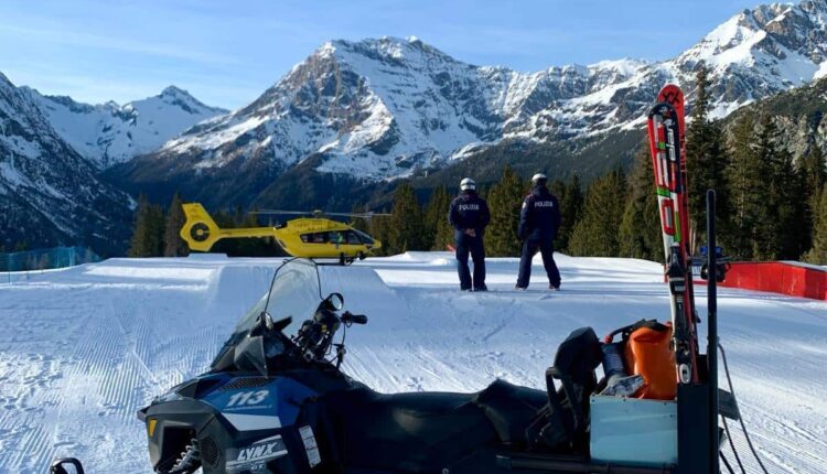 Poliziotti del Servizio di Sicurezza e Soccorso in Montagna bloccano un ladro alla fermata dell'autobus a Liviglio e soccorrono madre e figlio dispersi in Pian di Gembro.