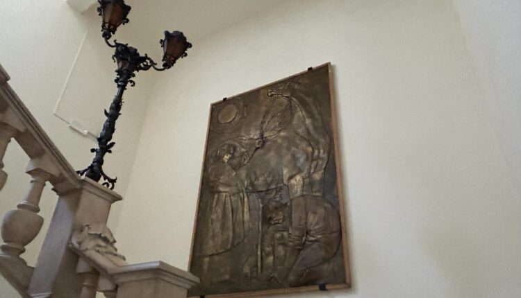 Lecce: a Palazzo Carafa inaugurazione dell'opera d'arte donata dalla famiglia Gennari.