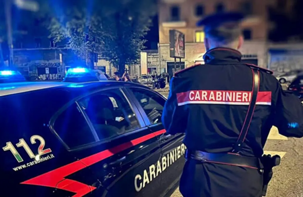 Lucca: dipendente infedele denunciata dai Carabinieri, rubava contanti dalla cassa.