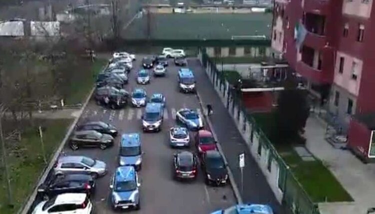 Milano, spaccio a San Siro la Polizia arresta 21 persone