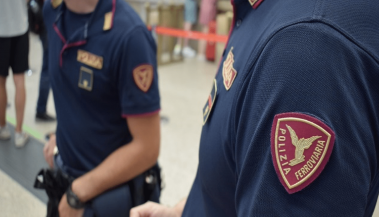 Milano, tenta di rubare il cellulare ad una ragazza un arresto alla Stazione Centrale