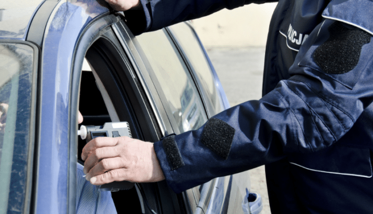 Modena, rifiuta l alcol test dopo un incidente ritirata la patente