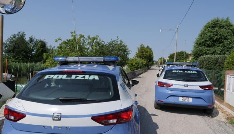 Venezia, attività di controllo del territorio delle volanti. Arrestati 3 cittadini italiani sospettati di furto in un supermercato.