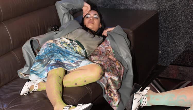 Esplora l'Atmosfera Incantevole di Floriana Autunno/Inverno 2024-2025: Un'Eleganza Ribelle nel Cuore di Milano