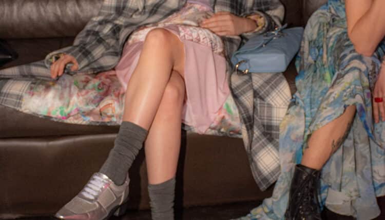 Esplora l'Atmosfera Incantevole di Floriana Autunno/Inverno 2024-2025: Un'Eleganza Ribelle nel Cuore di Milano