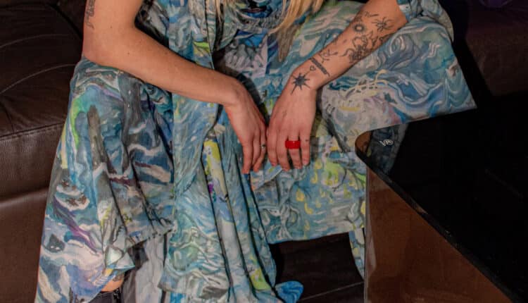 Esplora l'Atmosfera Incantevole di Floriana Autunno/Inverno 2024-2025: Un'Eleganza Ribelle nel Cuore di Milano