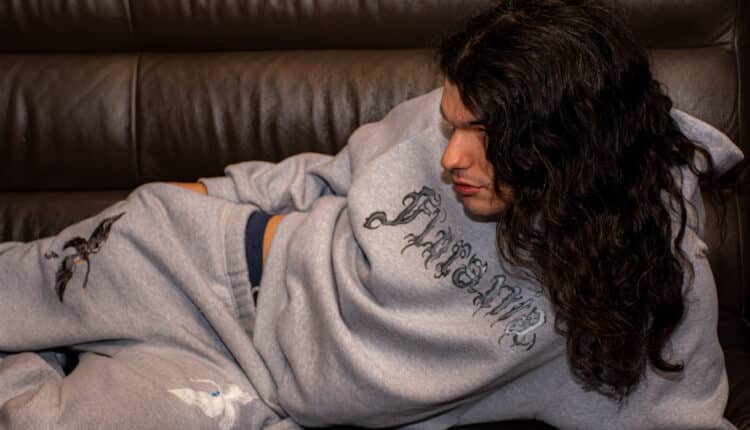 Esplora l'Atmosfera Incantevole di Floriana Autunno/Inverno 2024-2025: Un'Eleganza Ribelle nel Cuore di Milano