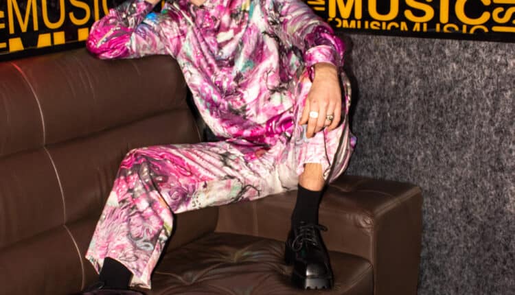 Esplora l'Atmosfera Incantevole di Floriana Autunno/Inverno 2024-2025: Un'Eleganza Ribelle nel Cuore di Milano