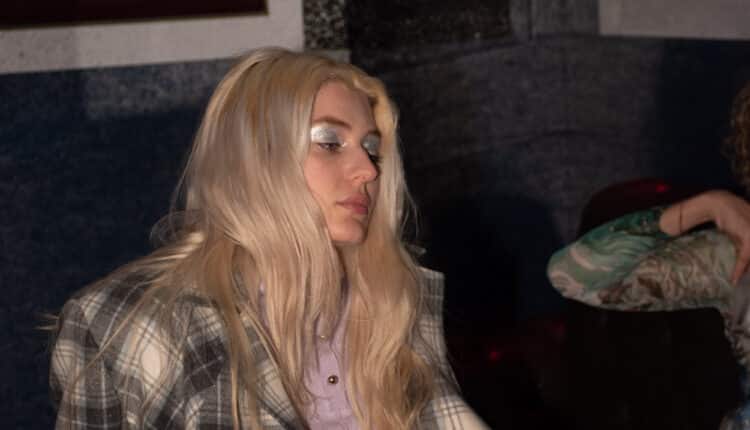 Esplora l'Atmosfera Incantevole di Floriana Autunno/Inverno 2024-2025: Un'Eleganza Ribelle nel Cuore di Milano