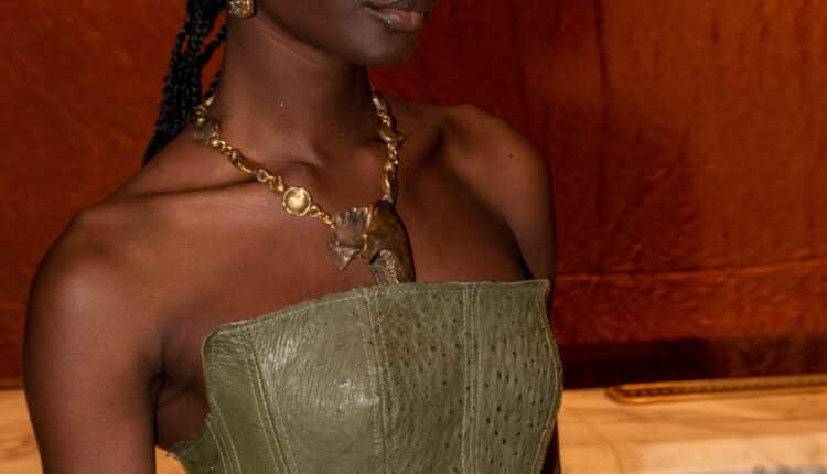 Viviers, il marchio eco-sostenibile, celebra l'Autunno-Inverno 2024-2025 a Milano Cordusio per la Milano Fashion Week