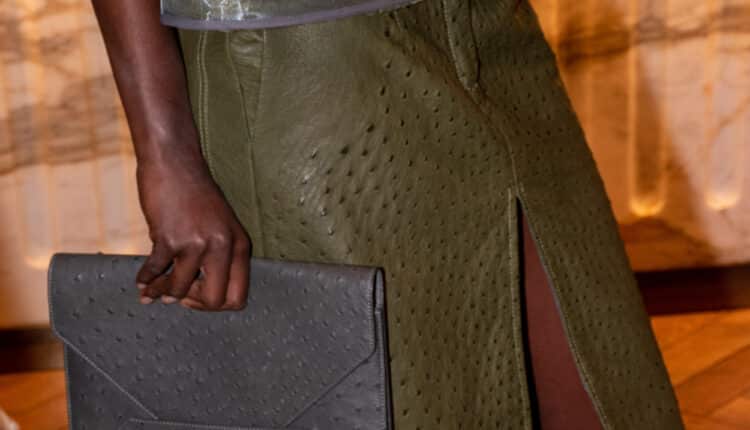 Viviers, il marchio eco-sostenibile, celebra l'Autunno-Inverno 2024-2025 a Milano Cordusio per la Milano Fashion Week