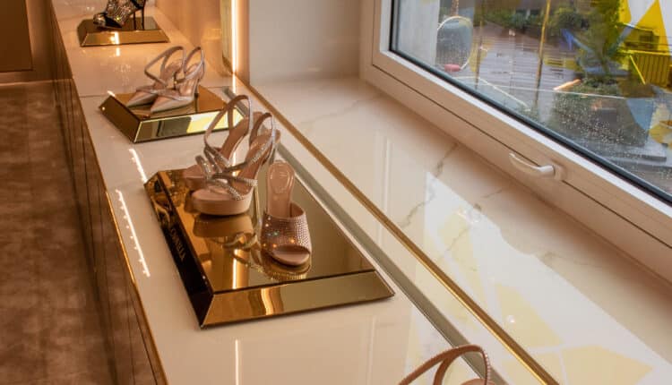 Milano Fashion Week: Eleganza e Artigianato Italiano alla Nuova Collezione di René Caovilla Fa Scintille a Milano.