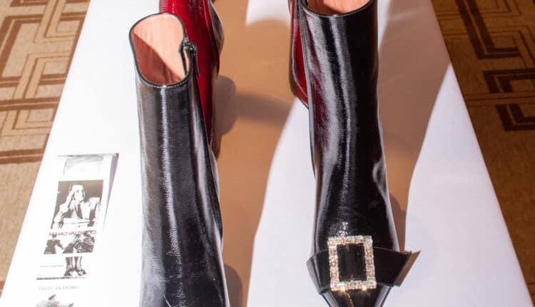 Alla Milano Fashion Week, Valentino Shoes presenta le nuove collezioni A/I 24-25 al Four Seasons Hotel di Via Gesù.