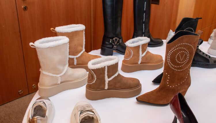 Alla Milano Fashion Week, Valentino Shoes presenta le nuove collezioni A/I 24-25 al Four Seasons Hotel di Via Gesù.