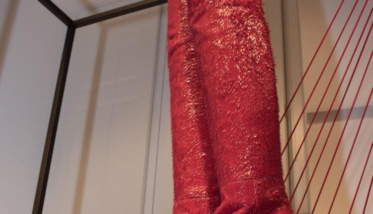 Milano Fashion Week: AGL presenta la Collezione A/I 24-25. Geometrie Imperfette e Raffinatezza Italiana.