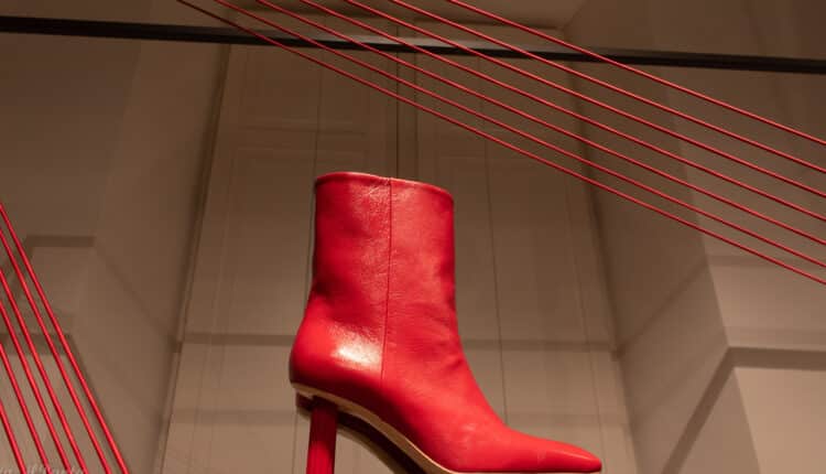 Milano Fashion Week: AGL presenta la Collezione A/I 24-25. Geometrie Imperfette e Raffinatezza Italiana.