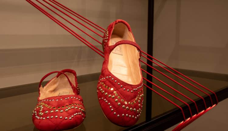 Milano Fashion Week: AGL presenta la Collezione A/I 24-25. Geometrie Imperfette e Raffinatezza Italiana.