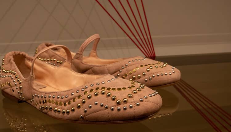 Milano Fashion Week: AGL presenta la Collezione A/I 24-25. Geometrie Imperfette e Raffinatezza Italiana.