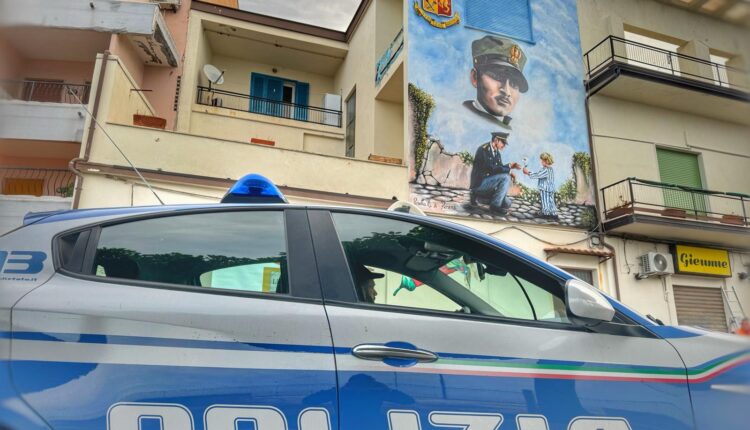 Il Capo della Polizia Vittorio Pisani incontra il sindaco di Diamante (CS). Cittadinanza onoraria alla Polizia di Stato e inaugurazione del dipinto murale