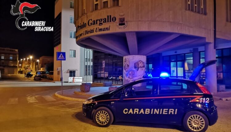 Priolo Gargallo: i Carabinieri arrestano un 29enne in aggravamento della misura cautelare. 