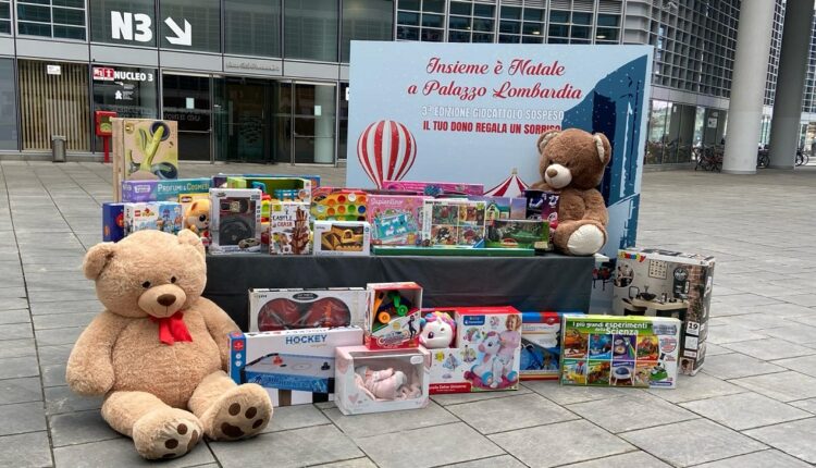 Regione Lombardia: consegnati a Caritas ambrosiana i doni raccolti con 'il giocattolo sospeso'.