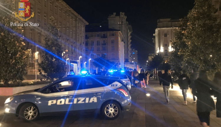 La Spezia, arrestato pusher sorpreso in flagranza di reato sotto i portici di Piazza Brin