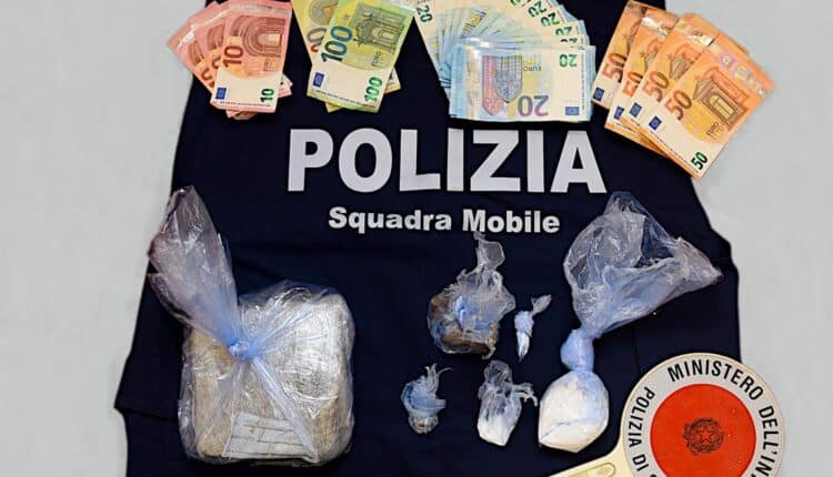 Continua l’attività contro lo spaccio di sostanze stupefacenti nella provincia di Sondrio. Sequestrati cocaina, hashish, eroina e denaro
