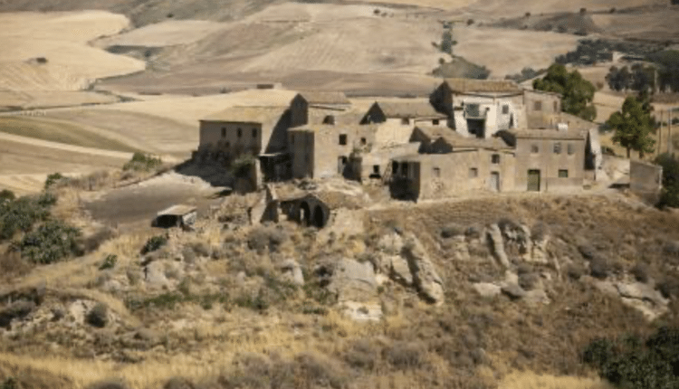 Sicilia, beni confiscati alla mafia aggiudicata la riqualificazione della masseria Verbumcaudo