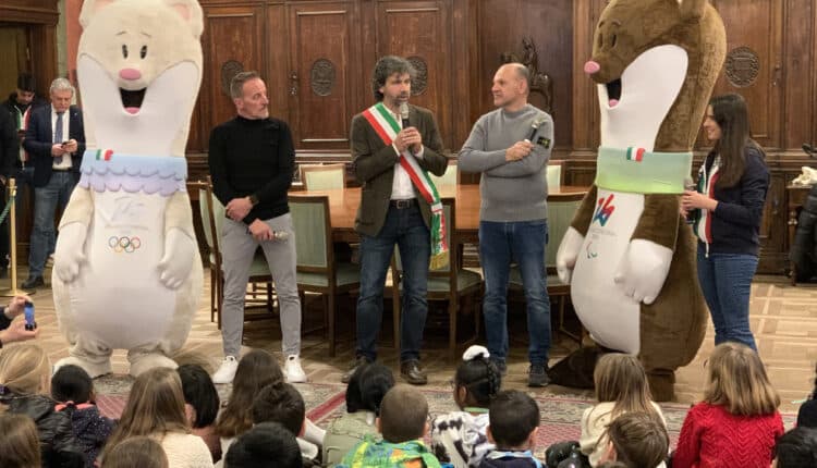 MILANO-CORTINA 2026. Per la prima volta oggi a Verona le mascotte Tina e Milo.