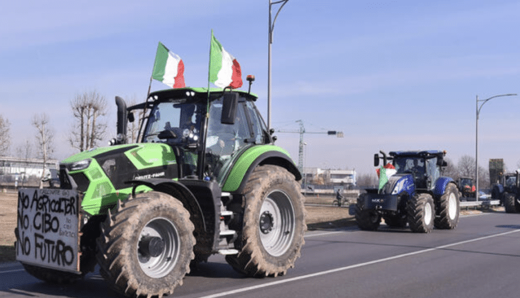Trattori, il fronte si spacca tra pro e contro il governo