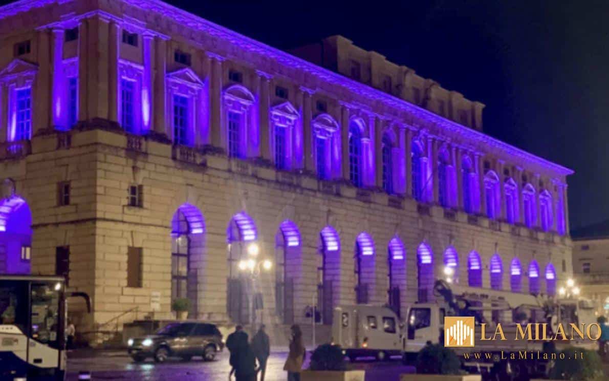 Verona: giornata internazionale dell'epilessia, il Palazzo della Gran Guardia si colora di viola.