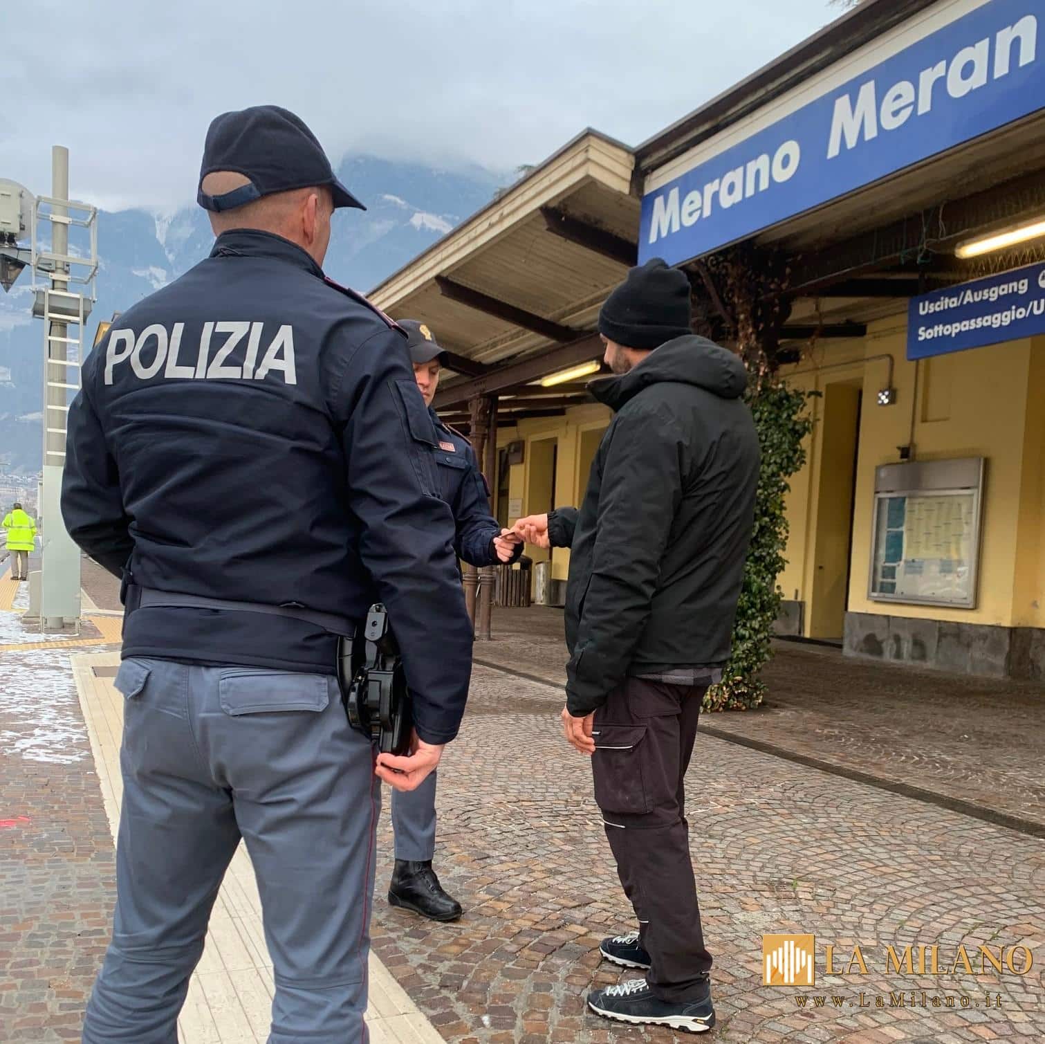 Viola l’obbligo di soggiorno a Bolzano e si reca in stazione ferroviaria a Merano, arrestato dalla Polizia di Stato.