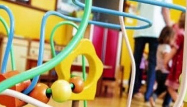 Ronchi dei Legionari, Gorizia: strattonamenti e maltrattamenti nei confronti di una bambina con disabilità. Arrestate due maestre di scuola materna.