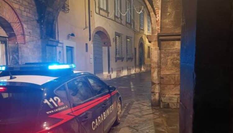 Viareggio, Lucca: insulti e minacce contro l'ex compagna. Arrestato cittadino marocchino.