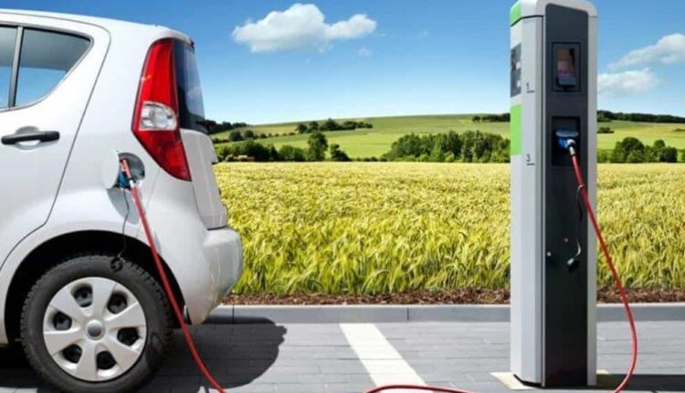 Modena: entro qualche anno le colonnine elettriche presenti nel Comune passeranno da 44 a 227. Da definire i protocolli per la realizzazione.