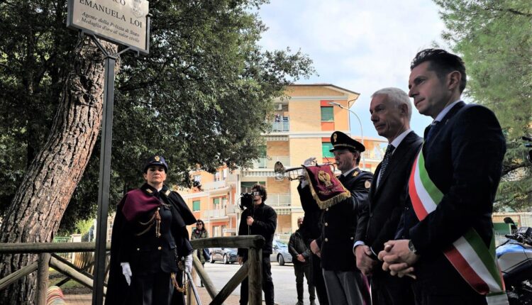 Ascoli Piceno: il Vice Capo della Polizia Vittorio Rizzi intitola il parco giochi di via Verdi alla memoria dell'agente della Polizia di Stato Emanuela Loi.