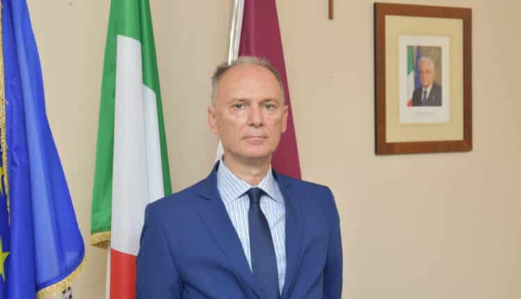 Lecco: fumogeni e petardi sugli spalti e in campo. Il Questore ha emesso 4 D.A.SPO per comportamenti pericolosi durante la partita Lecco-Pisa.