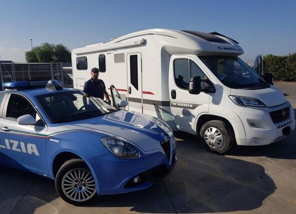 Rimini. Sorpreso all’interno di un camper: arrestato in flagrante per tentato furto aggravato.
