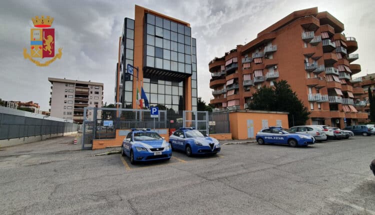 San Basilio. Servizi ad alto impatto della Polizia di Stato: identificate 104 persone, controllati 11 veicoli e 2 esercizi commerciali, sanzionati amministrativamente per un importo di 1.150 euro.