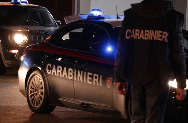 Aversa (CE): controlli a tappeto dei Carabinieri, con il supporto delle unità cinofile, nel centro cittadino. Sotto la lente bar, pizzerie e luoghi di ritrovo