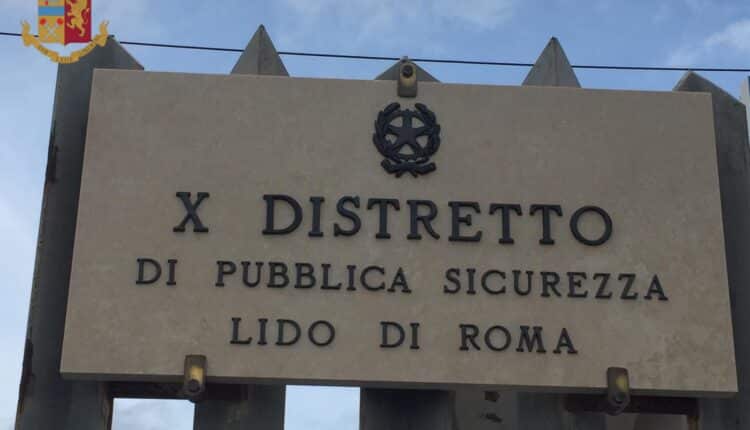 Ostia, Roma. La Polizia di Stato arresta tre cittadini italiani gravemente indiziati dei reati di spaccio, rapina, minacce, lesioni e resistenza a pubblico ufficiale.