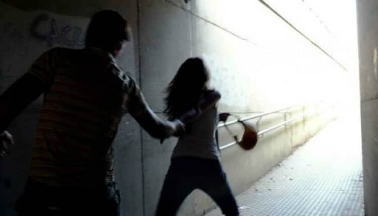 Cosenza, donna perseguitata dall'ex: la decisione di denunciare dopo l'ennesimo episodio di stalking